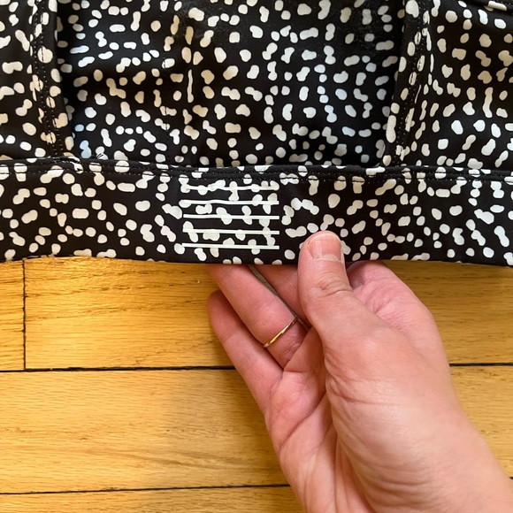 Patterned Sports Bra - Picture 3 of 3